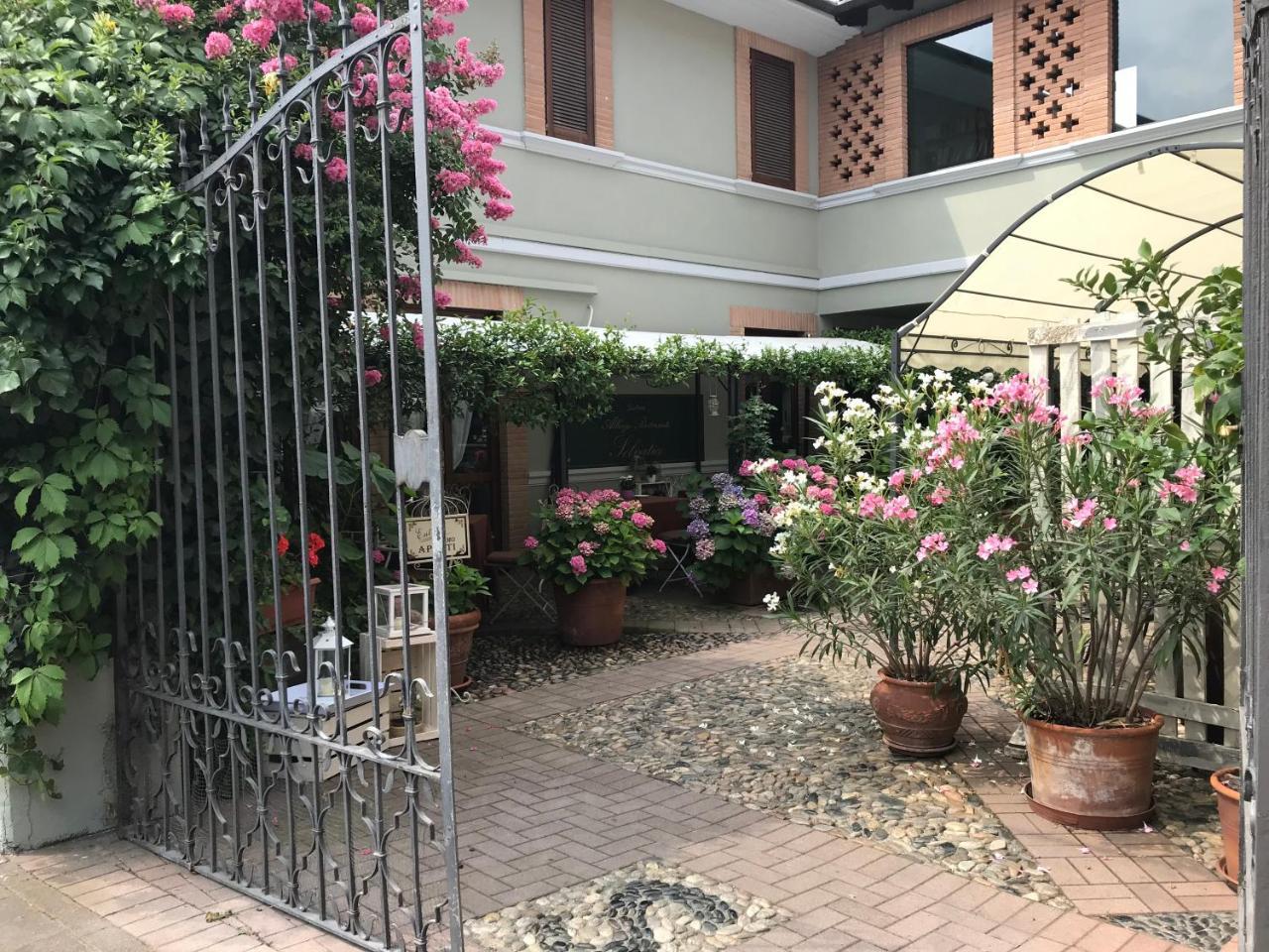 Albergo & Ristorante Selvatico Rivanazzano Terme Ngoại thất bức ảnh